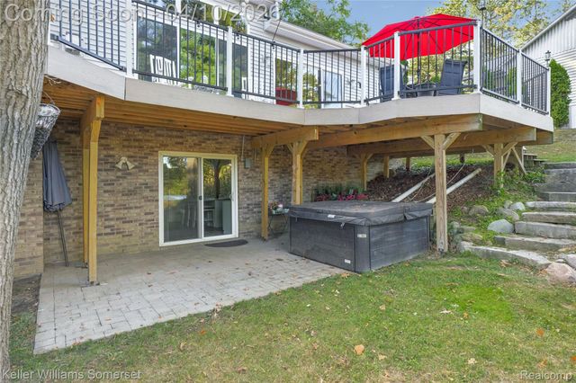70 Lakeview Drive, Addison Township, MI 48370