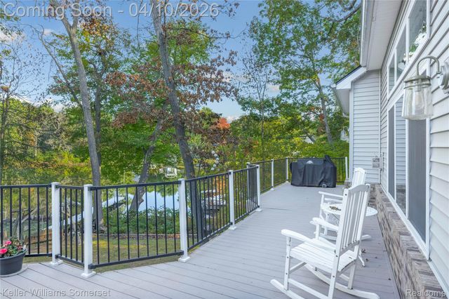 70 Lakeview Drive, Addison Township, MI 48370