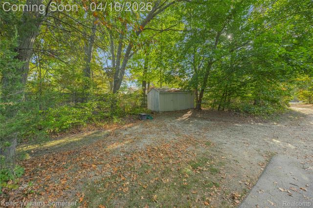 70 Lakeview Drive, Addison Township, MI 48370