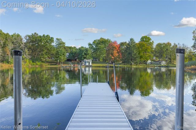 70 Lakeview Drive, Addison Township, MI 48370