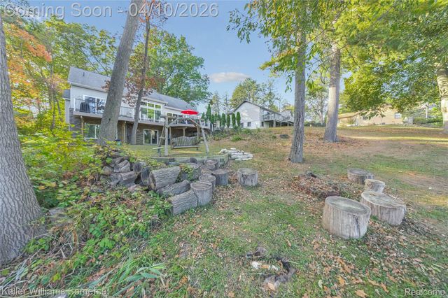 70 Lakeview Drive, Addison Township, MI 48370