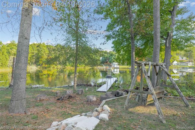 70 Lakeview Drive, Addison Township, MI 48370
