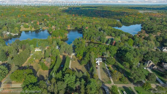 70 Lakeview Drive, Addison Township, MI 48370