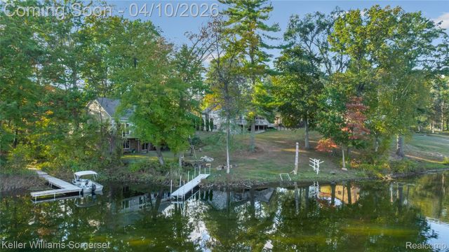 70 Lakeview Drive, Addison Township, MI 48370