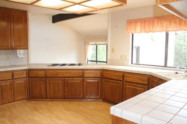 16147 Tina Ct, Grass Valley, CA 95949
