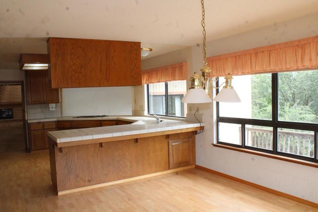 16147 Tina Ct, Grass Valley, CA 95949