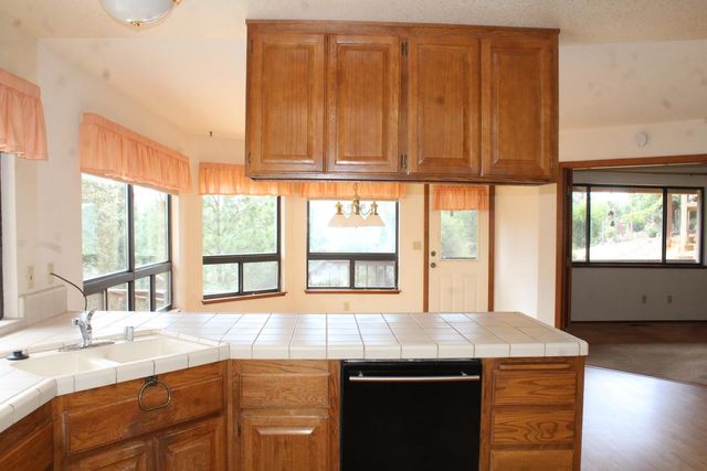 16147 Tina Ct, Grass Valley, CA 95949