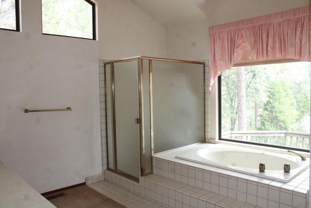 16147 Tina Ct, Grass Valley, CA 95949