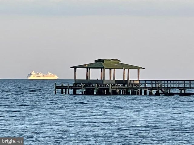 1223 PINE AVE, Shady Side, MD 20764