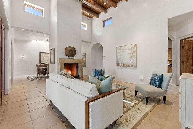 11B Camino De Los Montoyas, Santa Fe, NM 87506