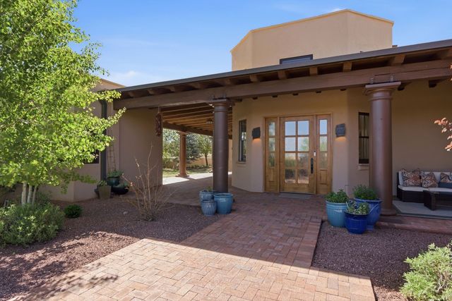11B Camino De Los Montoyas, Santa Fe, NM 87506