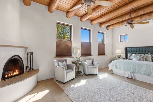 11B Camino De Los Montoyas, Santa Fe, NM 87506