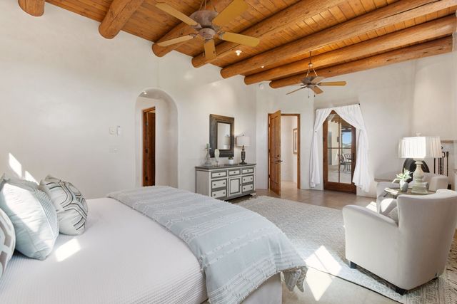 11B Camino De Los Montoyas, Santa Fe, NM 87506
