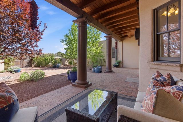 11B Camino De Los Montoyas, Santa Fe, NM 87506