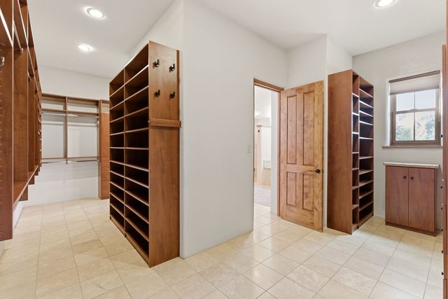 11B Camino De Los Montoyas, Santa Fe, NM 87506