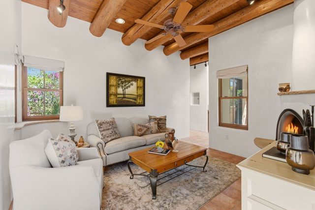 11B Camino De Los Montoyas, Santa Fe, NM 87506
