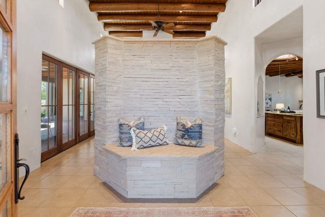 11B Camino De Los Montoyas, Santa Fe, NM 87506
