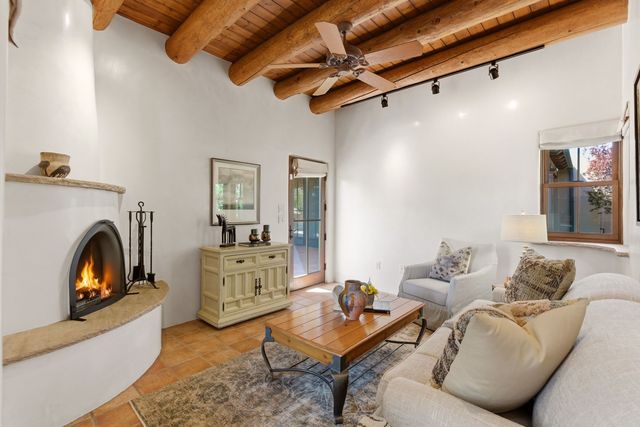 11B Camino De Los Montoyas, Santa Fe, NM 87506