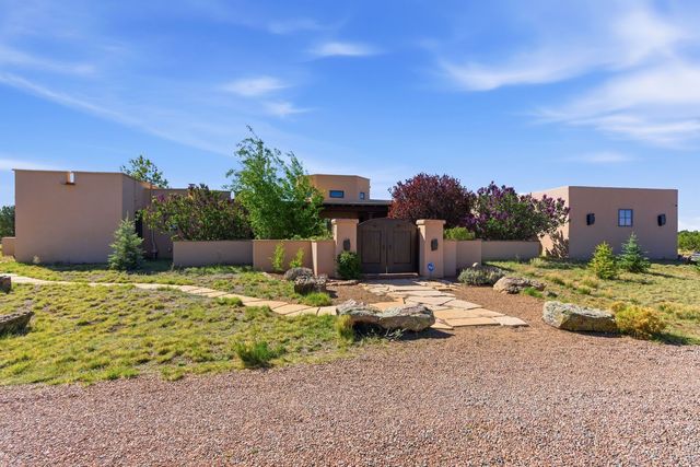 11B Camino De Los Montoyas, Santa Fe, NM 87506