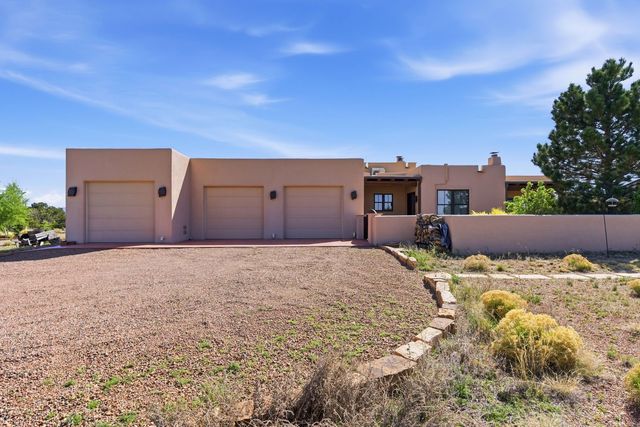 11B Camino De Los Montoyas, Santa Fe, NM 87506