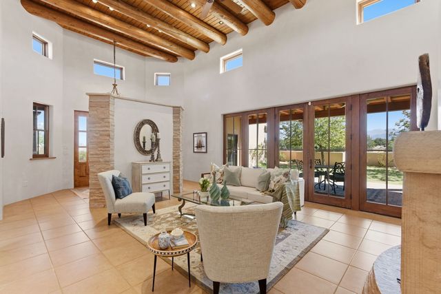 11B Camino De Los Montoyas, Santa Fe, NM 87506