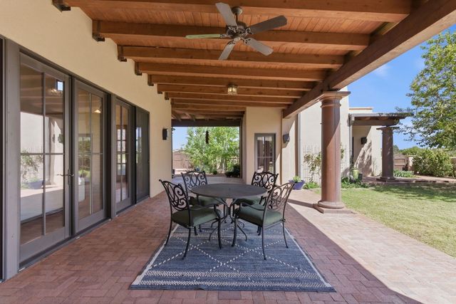 11B Camino De Los Montoyas, Santa Fe, NM 87506