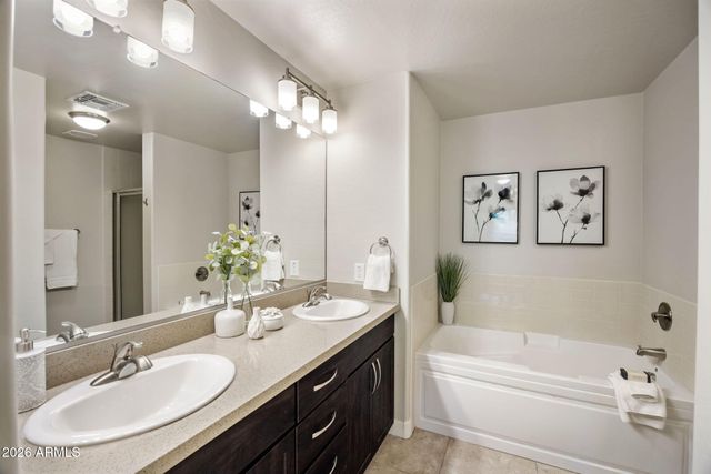 5450 E DEER VALLEY Drive 3172, Phoenix, AZ 85054