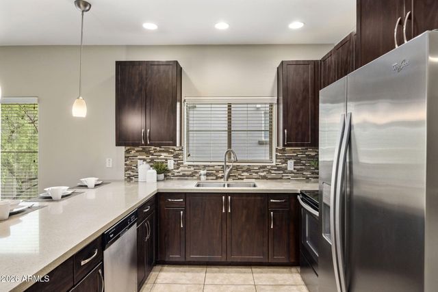 5450 E DEER VALLEY Drive 3172, Phoenix, AZ 85054