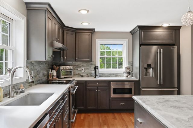 23 Peaslee Crossing Road, Newton, NH 03858