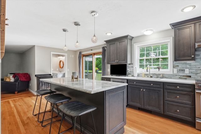 23 Peaslee Crossing Road, Newton, NH 03858