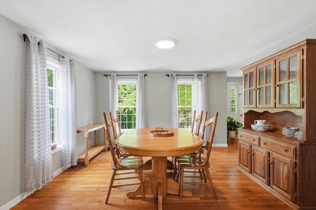 23 Peaslee Crossing Road, Newton, NH 03858