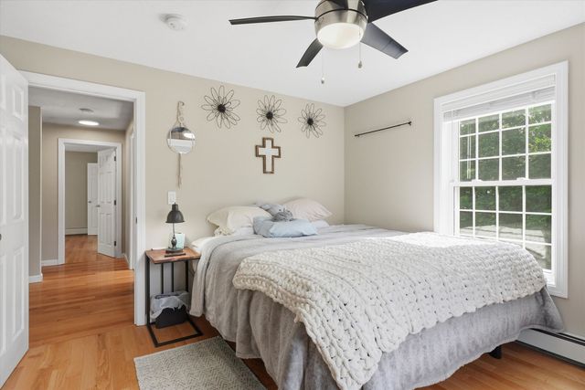 23 Peaslee Crossing Road, Newton, NH 03858