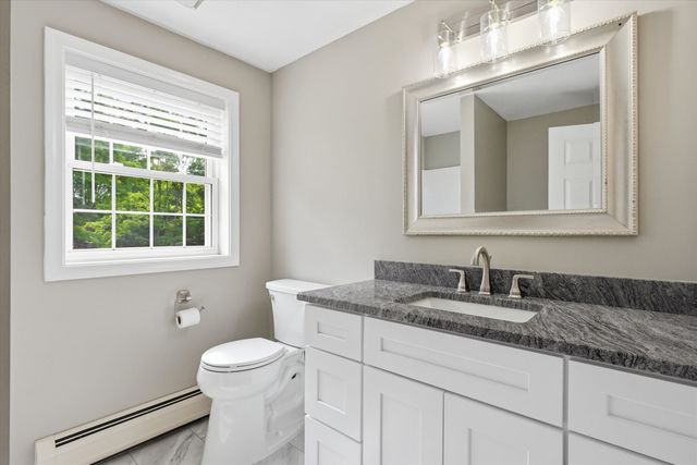 23 Peaslee Crossing Road, Newton, NH 03858