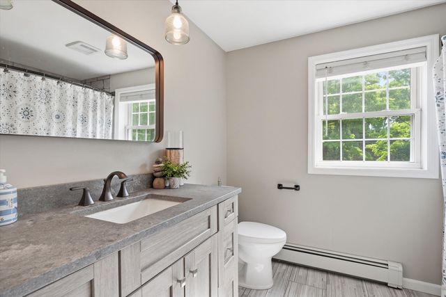 23 Peaslee Crossing Road, Newton, NH 03858