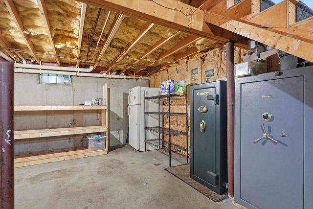 23 Peaslee Crossing Road, Newton, NH 03858