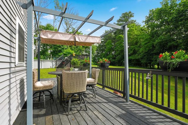 23 Peaslee Crossing Road, Newton, NH 03858