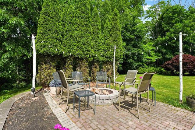 23 Peaslee Crossing Road, Newton, NH 03858