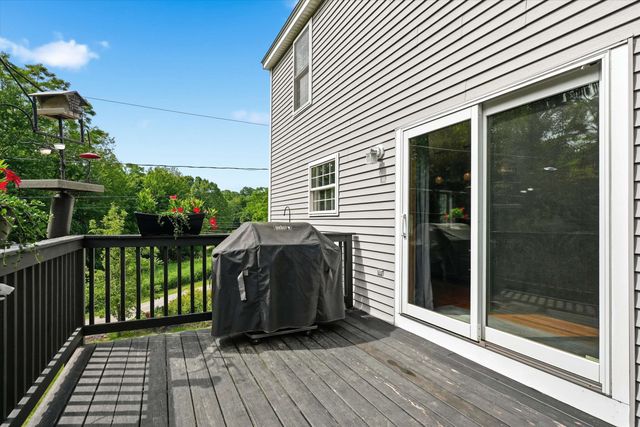 23 Peaslee Crossing Road, Newton, NH 03858