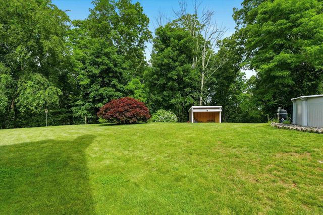 23 Peaslee Crossing Road, Newton, NH 03858