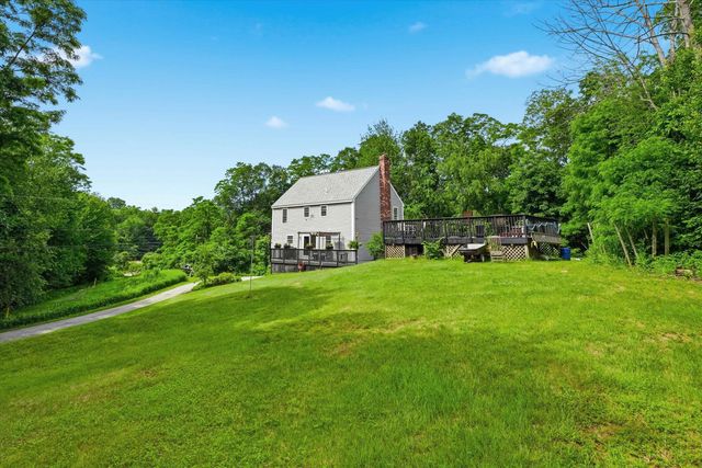 23 Peaslee Crossing Road, Newton, NH 03858