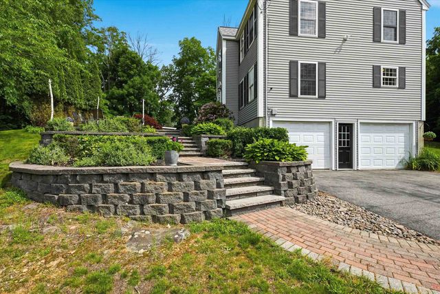 23 Peaslee Crossing Road, Newton, NH 03858