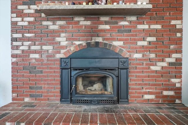 23 Peaslee Crossing Road, Newton, NH 03858
