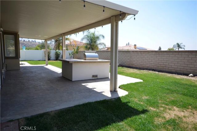 28305 Tiara Court, Highland, CA 92346