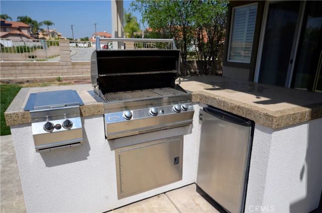 28305 Tiara Court, Highland, CA 92346