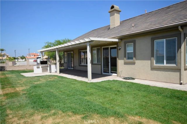 28305 Tiara Court, Highland, CA 92346
