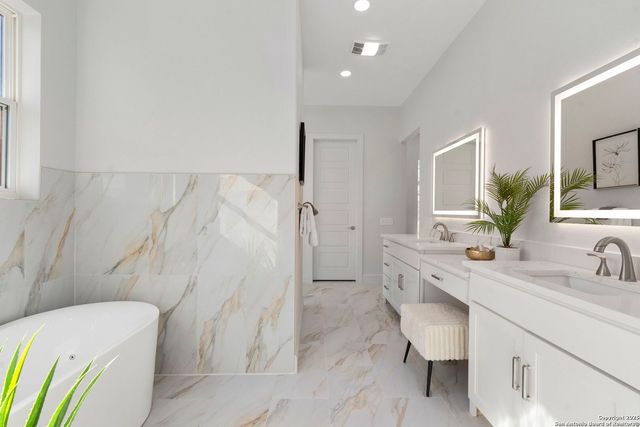 7310 Cresta Bulivar, San Antonio, TX 78256