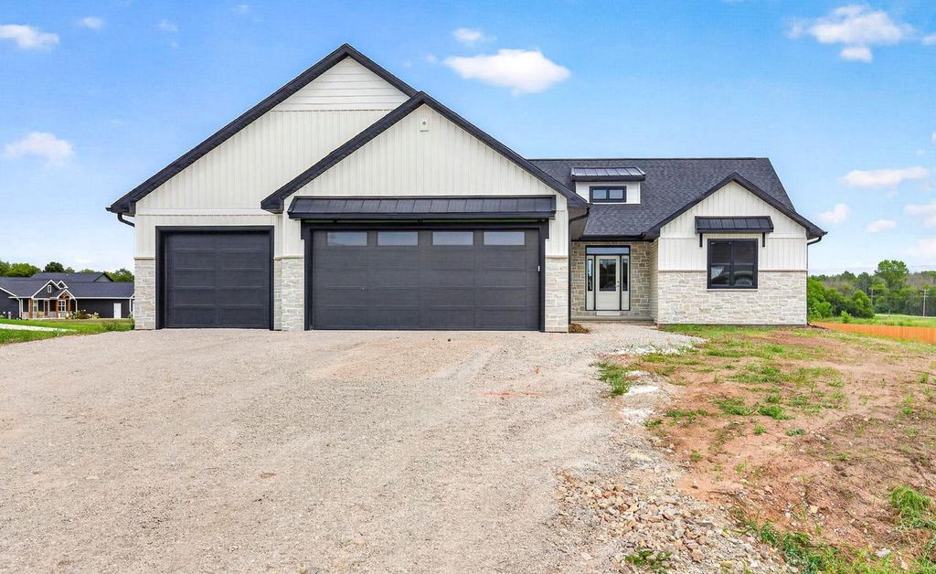 N918 QUARRY RIM ROAD, Hortonville, WI 54944