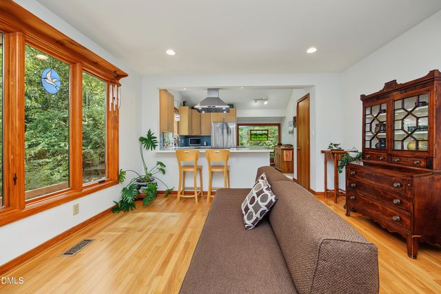 10 Ellen Place, Chapel Hill, NC 27514
