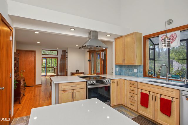 10 Ellen Place, Chapel Hill, NC 27514