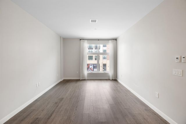 18 Artisan Dr Unit 207, Salem, NH 03079